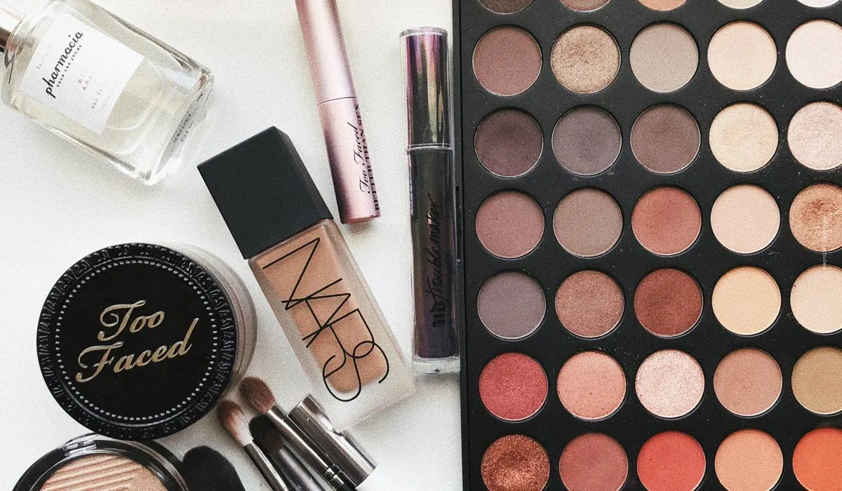Make-up tips for the summer: natural looks thanks to Primer, Bronzer & Co.