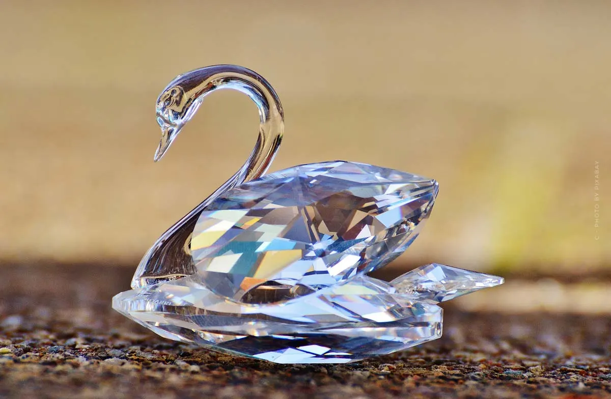 Swarovski: The jewelry manufacturer in haute couture - Prada, Chanel, McQueen