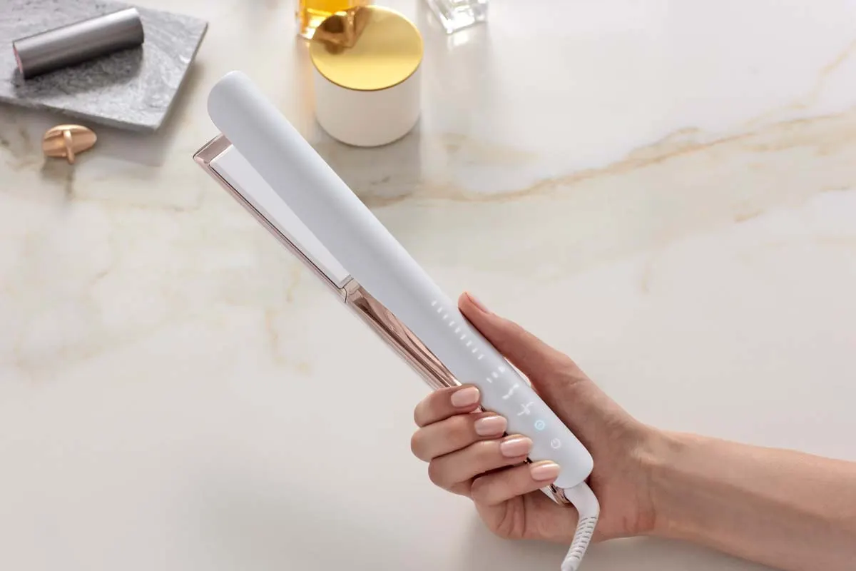 Straightener Lucea ID by T3 Micro: Personalized temperature for every hair type