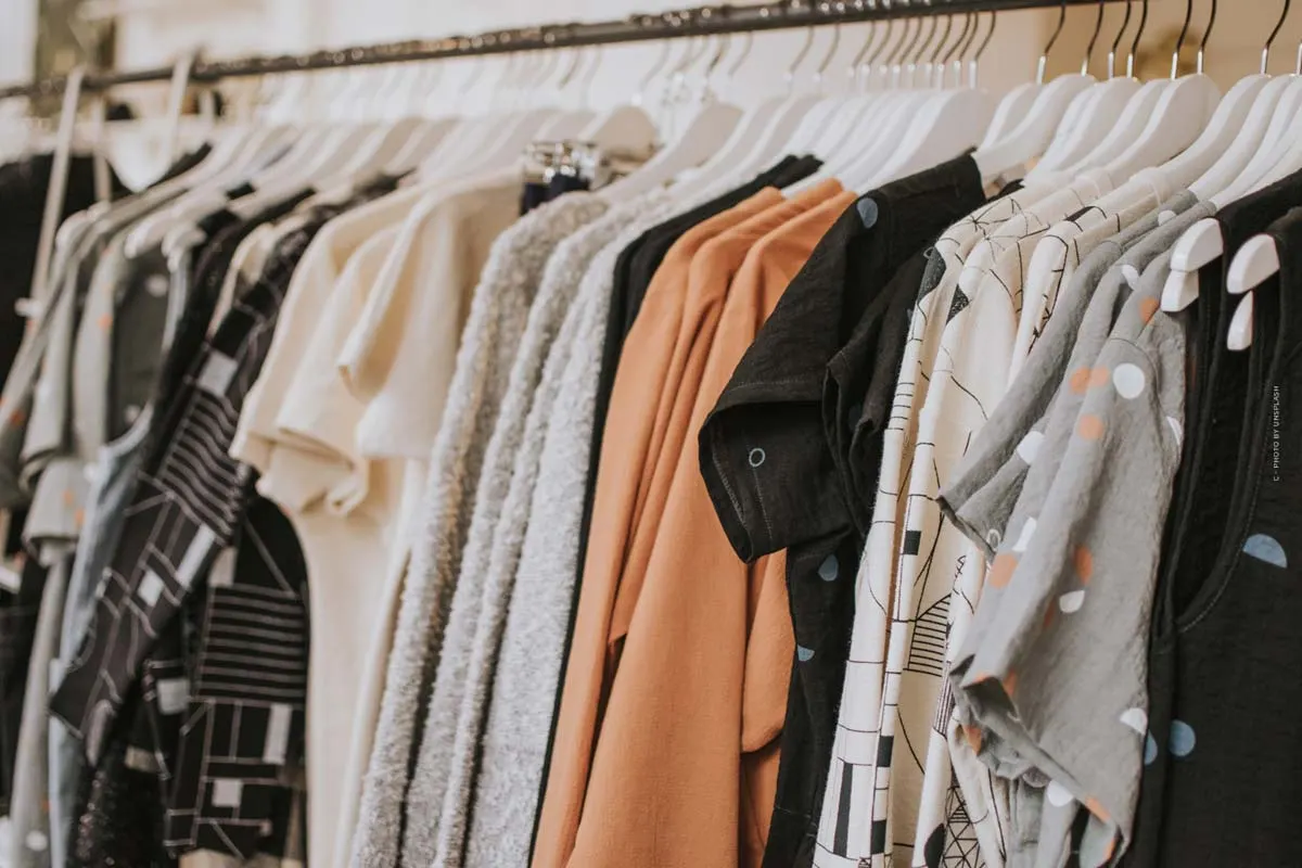 ASOS: Between Highfashion & Streetstyle - Prom dress, sweatpants & designer bag