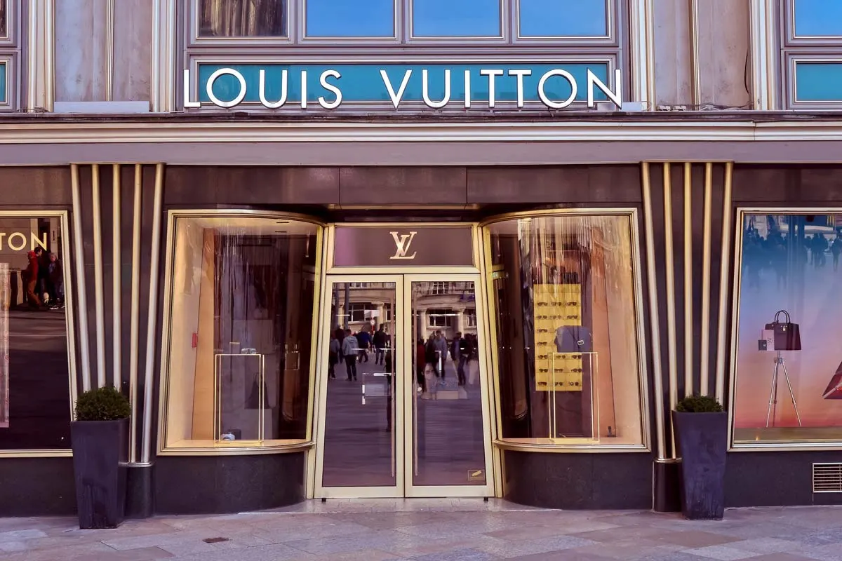 Luxury Shopping Cologne (8 Stores): Louis Vuitton, Bulgari, Thomas Sabo and Co.