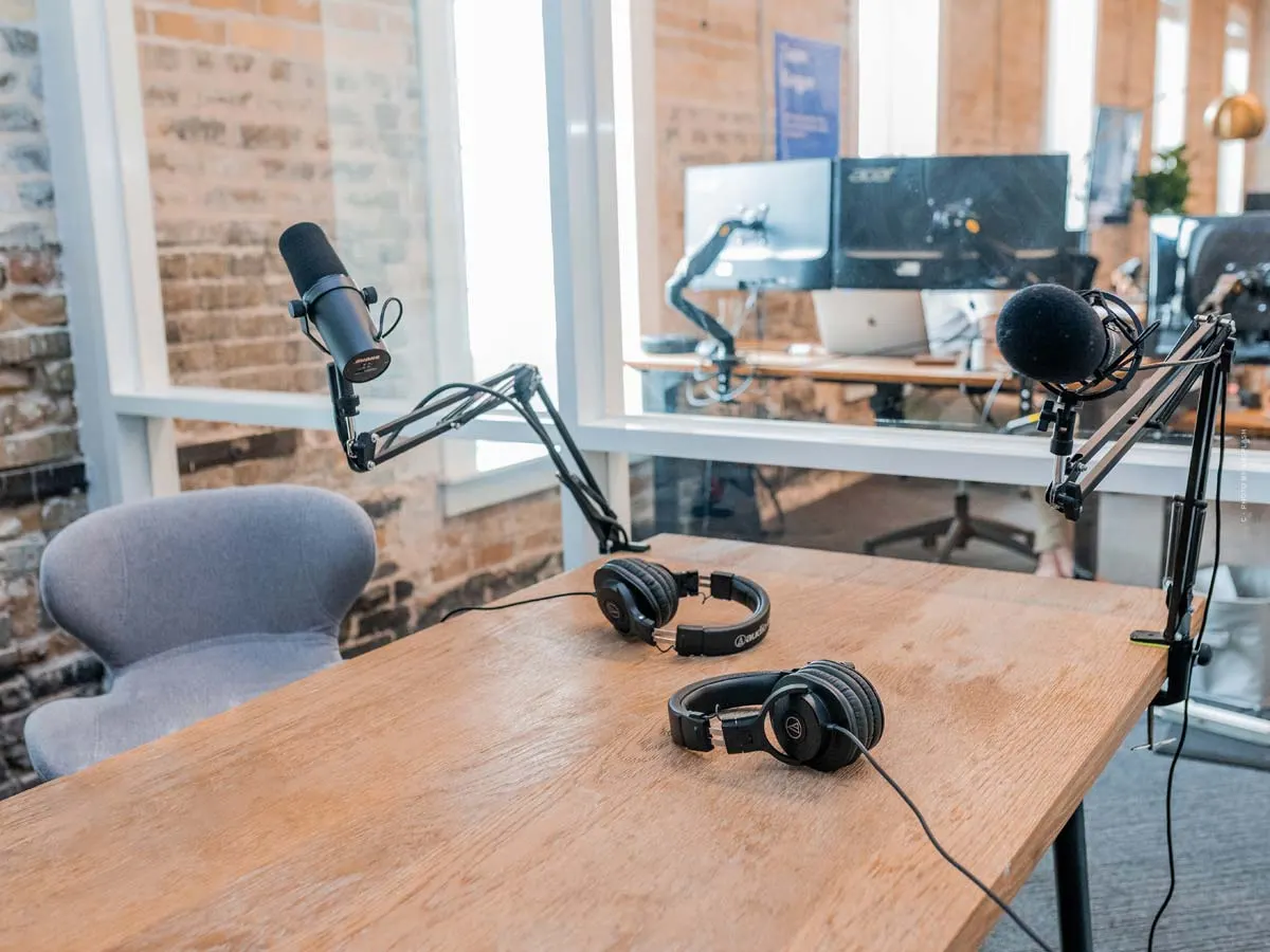 Top 7 Podcasts About Stories: Exciting, Engaging & Sophisticated