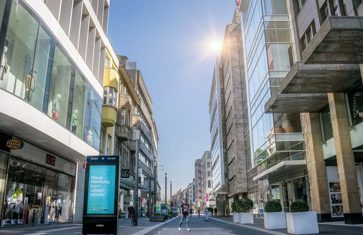 Luxury Shopping Düsseldorf (18 Stores): Burberry, Versace, Armani and Co.