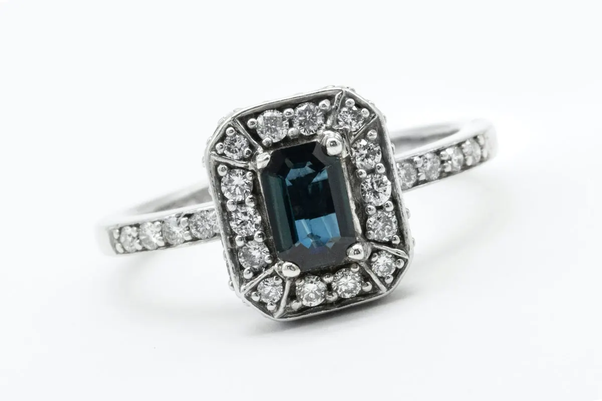 Buy Aquamarine: Color, cut, quality and comparison with gold price - Investment Gemstone