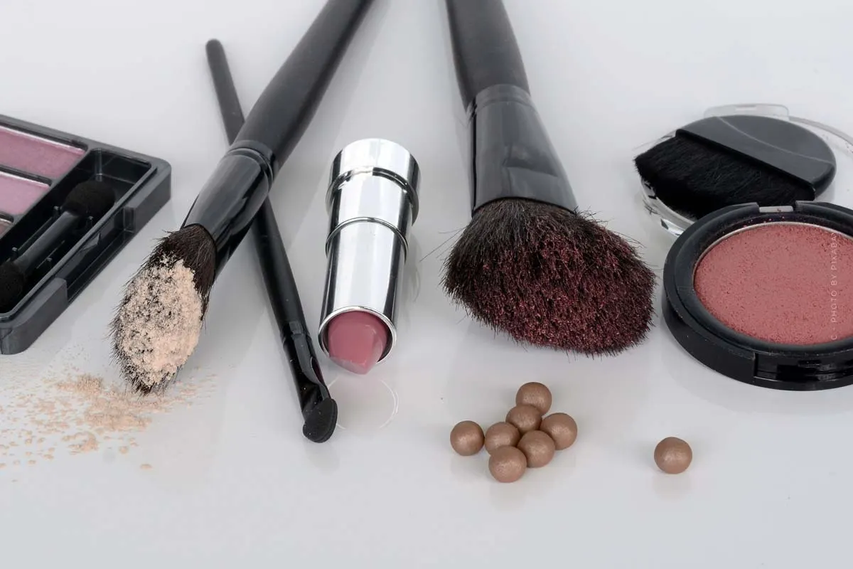 Make-up: Primer, foundation, care- styled for every occasion