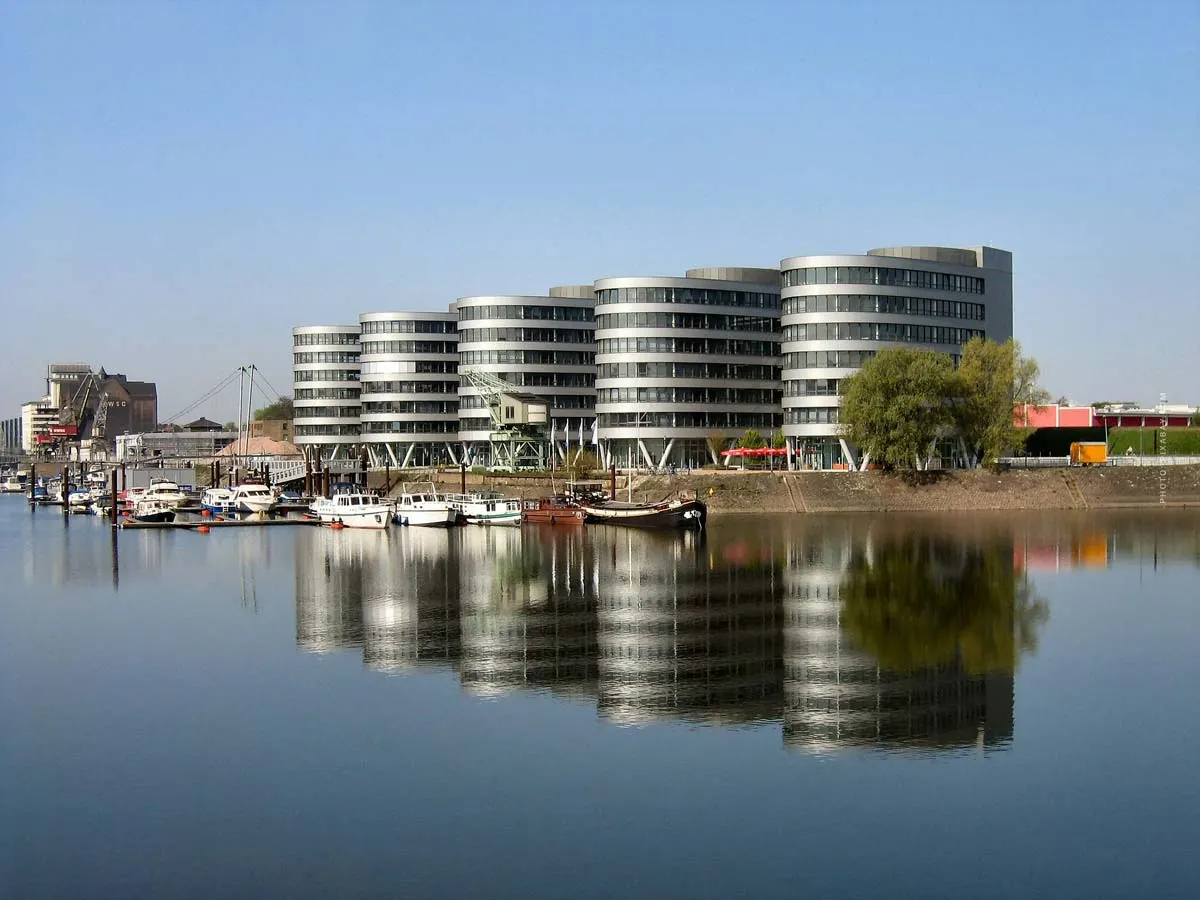Real estate agents in Duisburg: rent, buy, live - Top 10 real estate agents