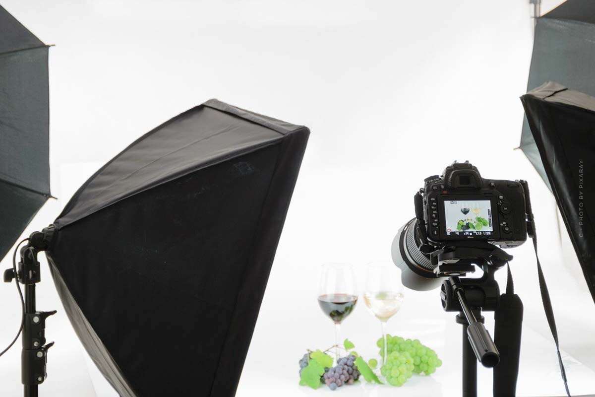 bilder-fotos-fotografie-foto-tipps-lernen-tutorial-natur-kamera-spiegelreflex-bridgekamera-kameraeinstellungen-kameralinsen-stativ-wein-produktfotografie-studio-fotostudiopolfilter