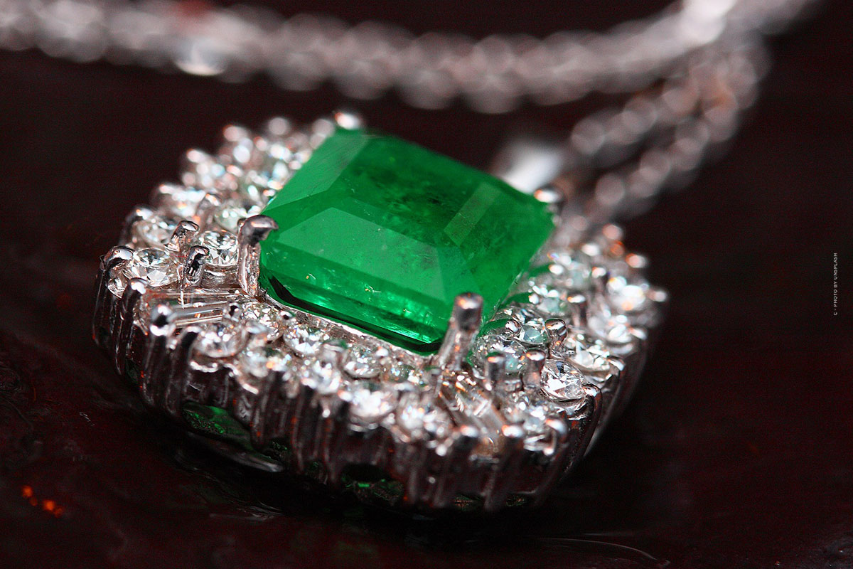 Emerald on sale carat price